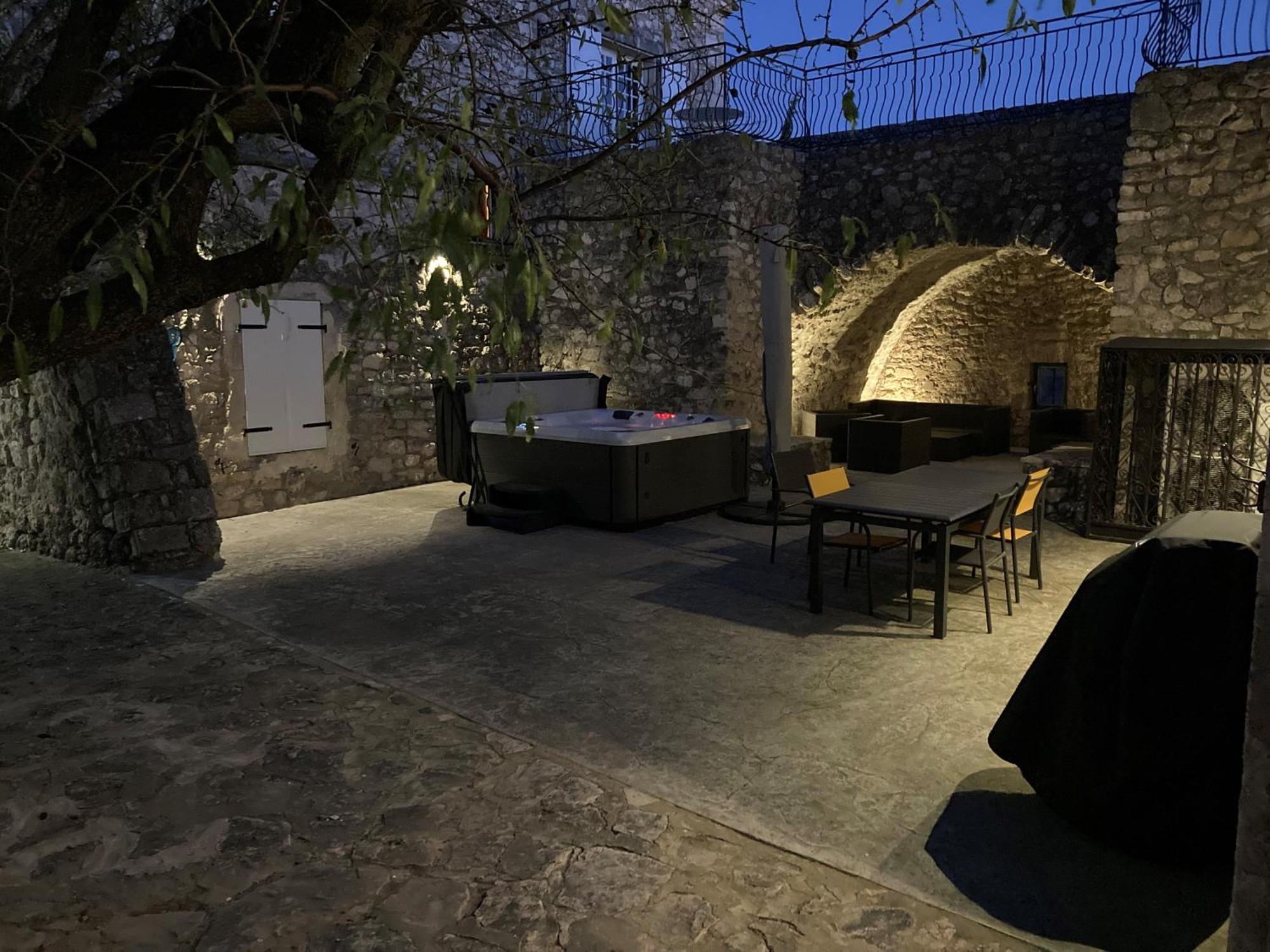 La Garde-Adhémar La Closerie D'Escalin Gite 12 Personnes Et Jacuzzi מראה חיצוני תמונה